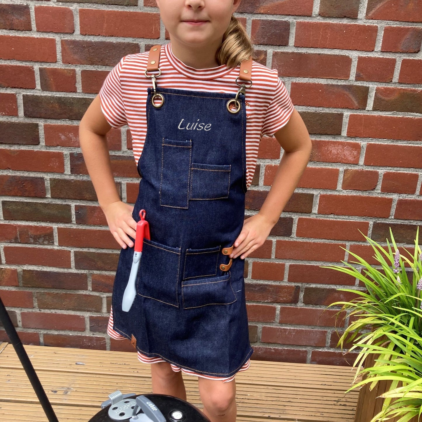 Jeans Kinder Schürze mit Namen bestickt