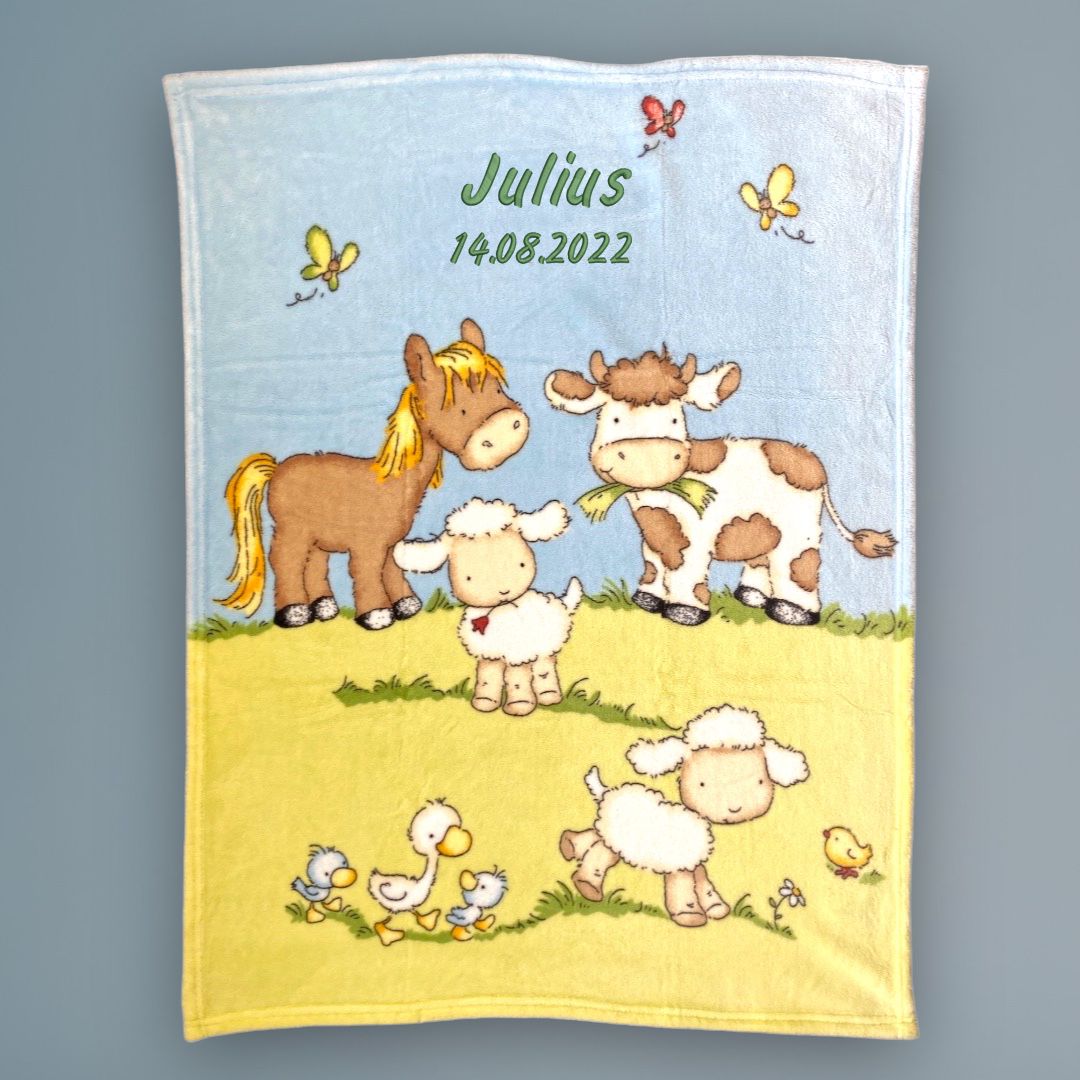 Bauernhof Babydecke mit Namen bestickt von wolimbo