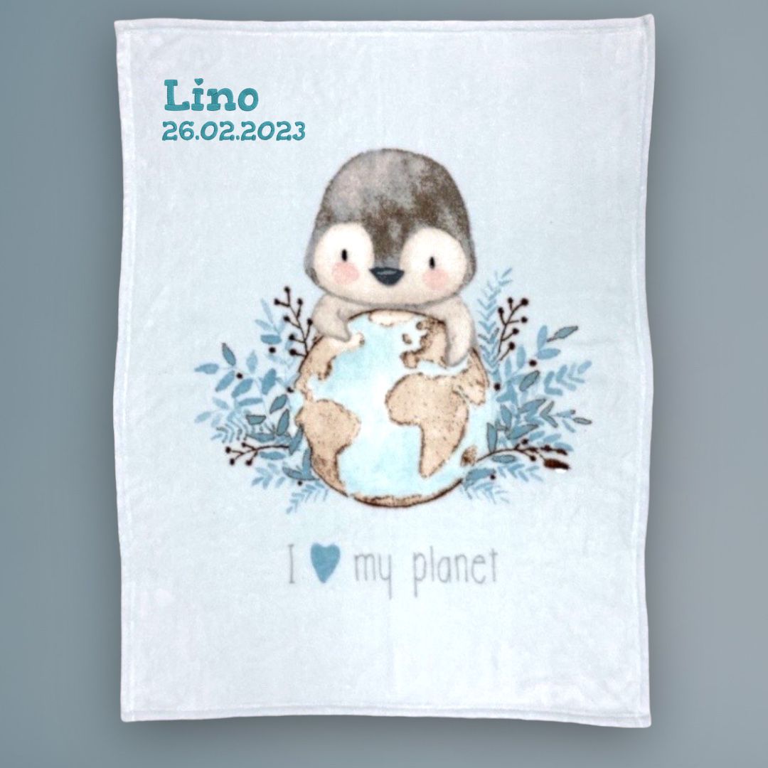 Pinguin Babydecke bestickt mit Namen von wolimbo