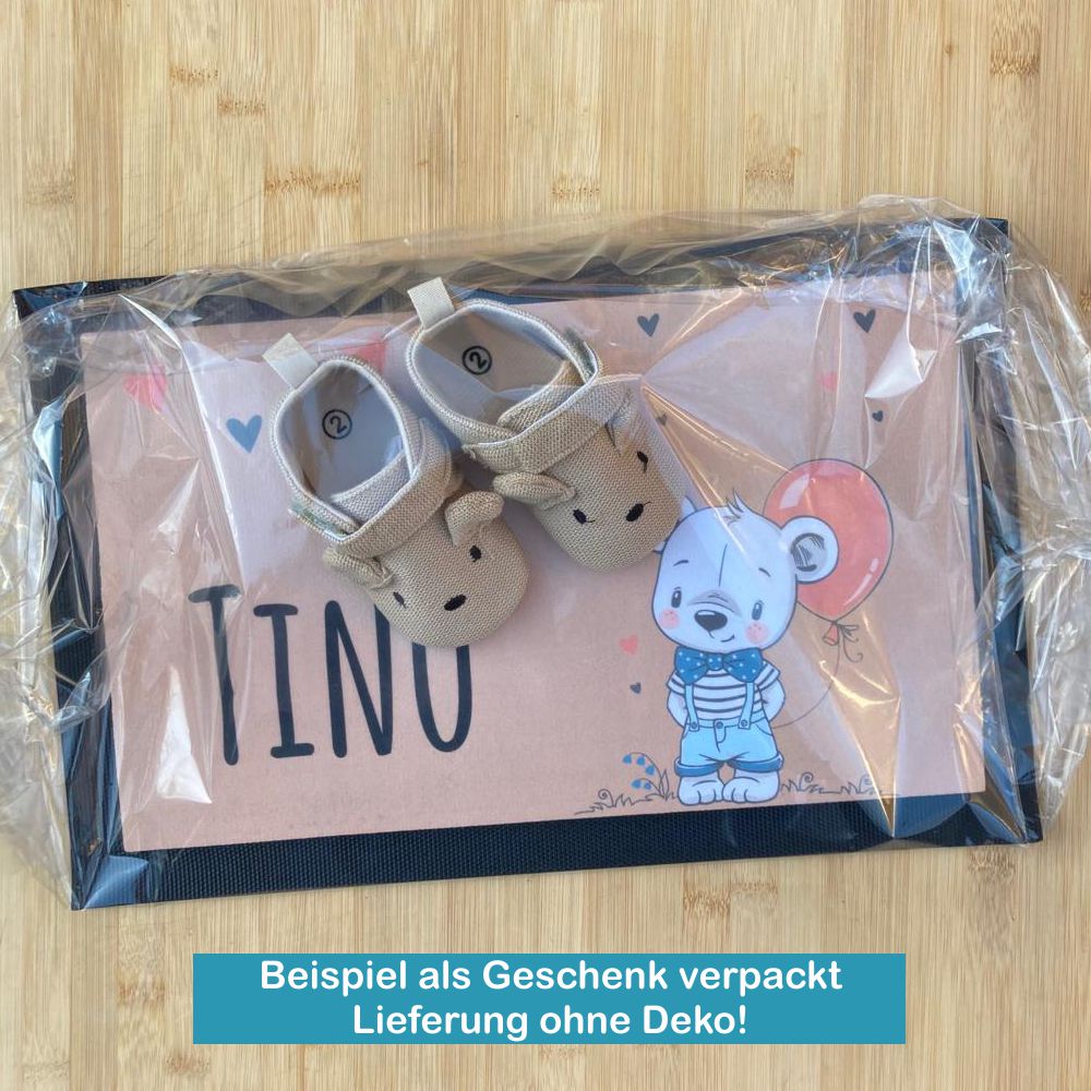Beispiel Fußmatte mit Namen verpackt als Geschenk Motiv Bär Ballon