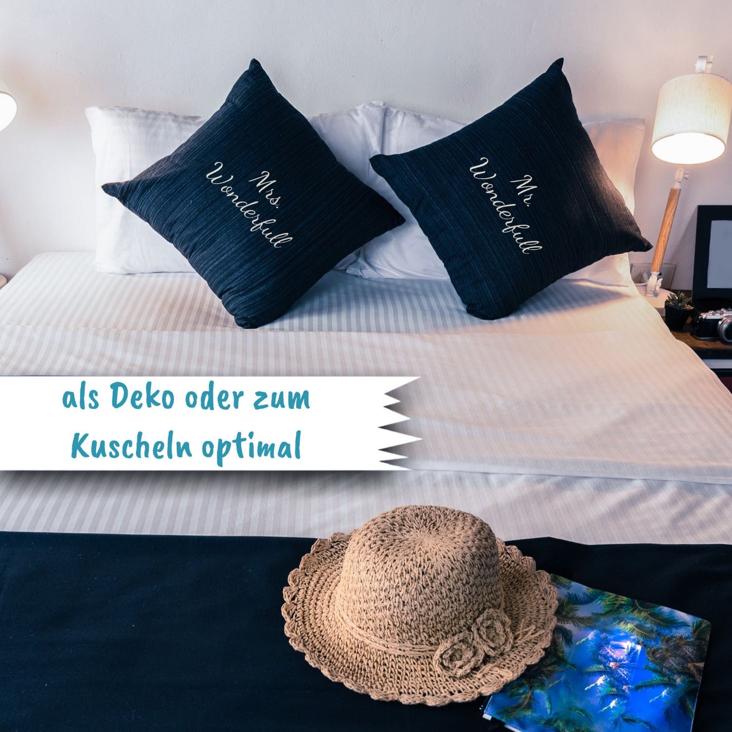 2 Kissen bestickt auf Sofa mit Namen