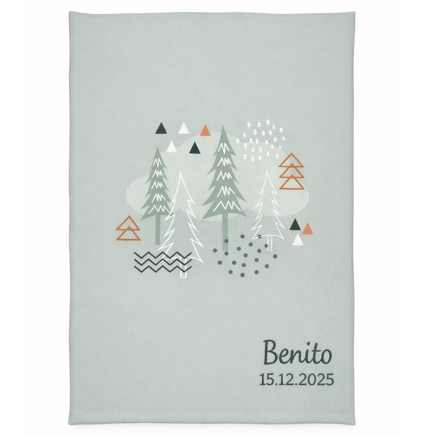 Babydecke mit Namen bestickt und Nordic Forest Motiv komplette Ansicht