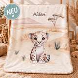 Babydecke Kleiner Leo mit Leopardenbaby-Motiv vollständig ausgebreitet