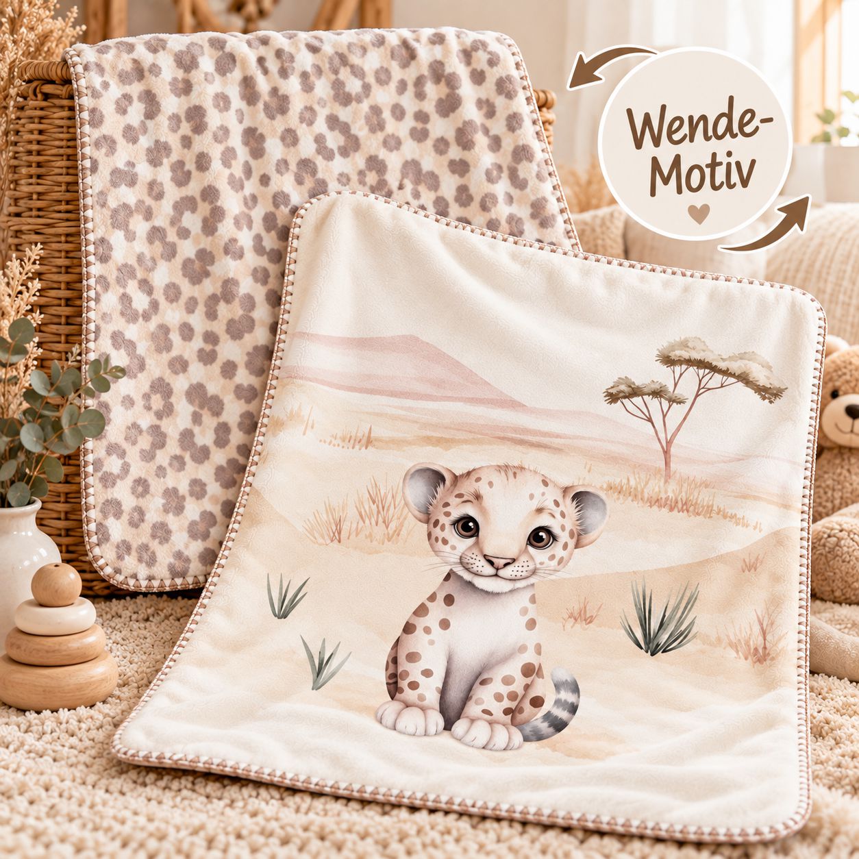 Wendedecke Kleiner Leo mit Leo-Muster auf der Rückseite und Leopardenbaby-Motiv auf der Vorderseite