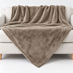 Kuscheldecke in taupe 150 × 200 cm ohne Personalisierung