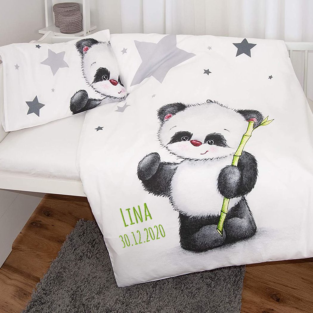 Beispiel Bett mit Bettwäsche Panda und bestickt