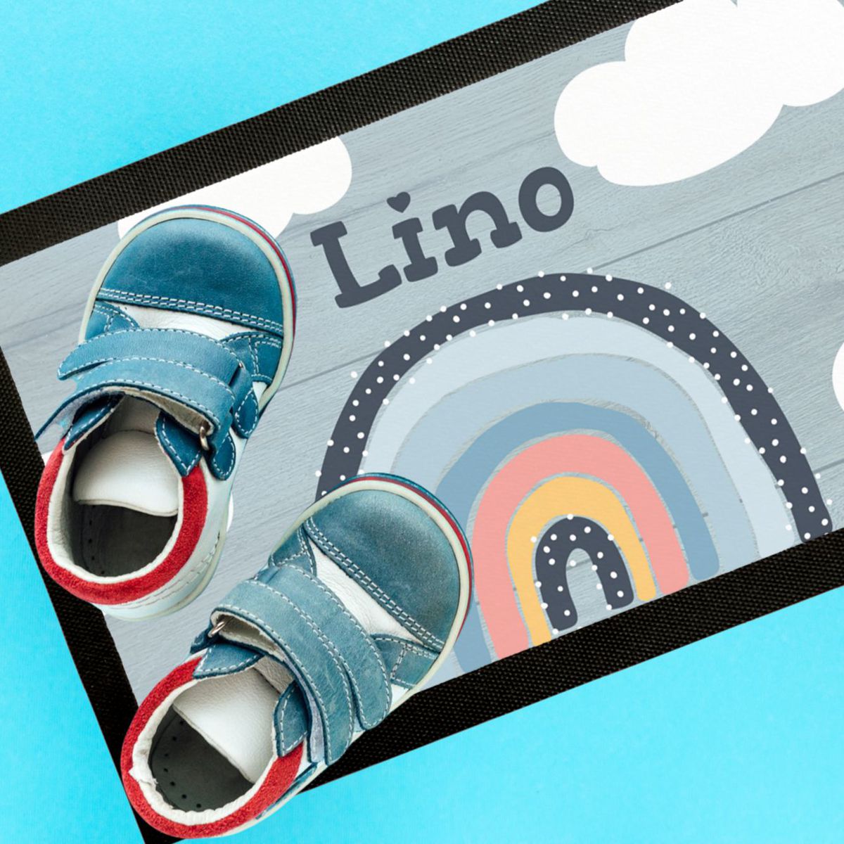 Regenbogen Fußmatte mit Namen Lino